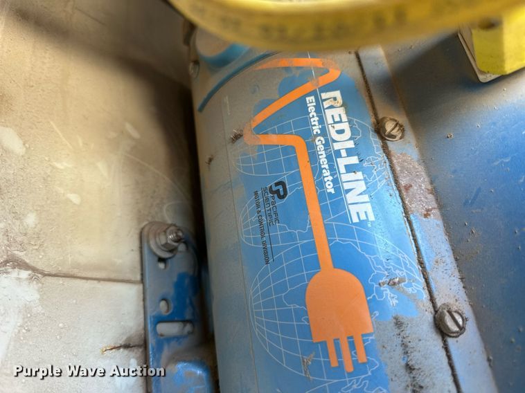 image for item NS9011 2015 Ford F350 Super Duty  utility bed pickup truck