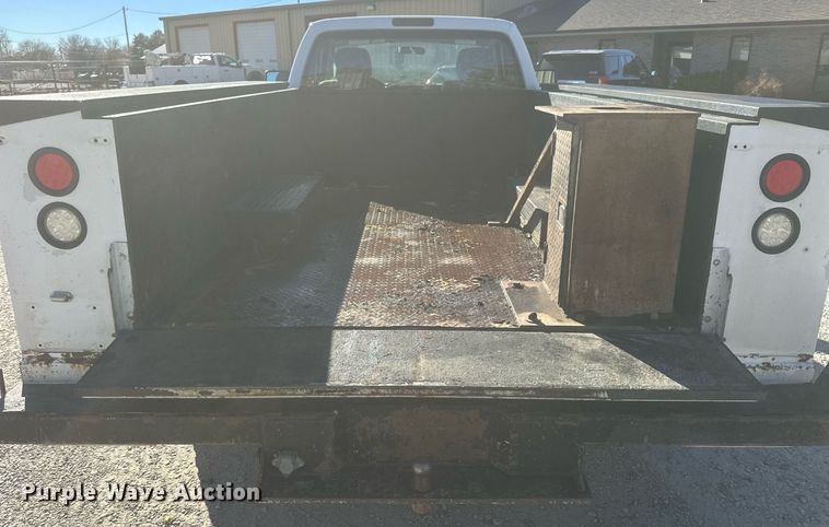 image for item NS9011 2015 Ford F350 Super Duty  utility bed pickup truck