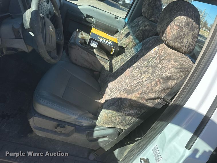 image for item NS9011 2015 Ford F350 Super Duty  utility bed pickup truck