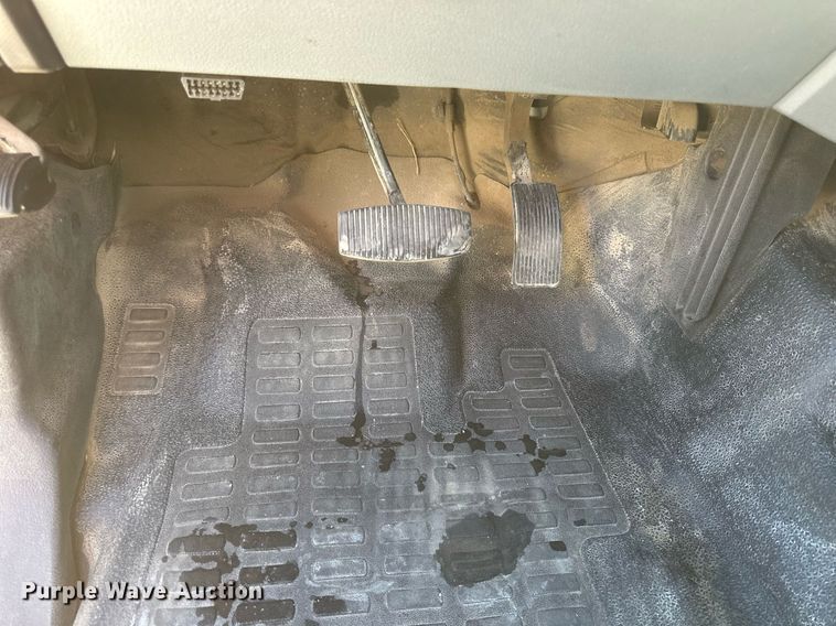 image for item NS9011 2015 Ford F350 Super Duty  utility bed pickup truck