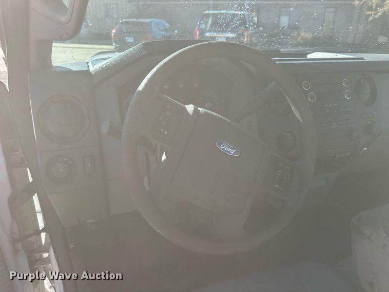 image for item NS9011 2015 Ford F350 Super Duty  utility bed pickup truck