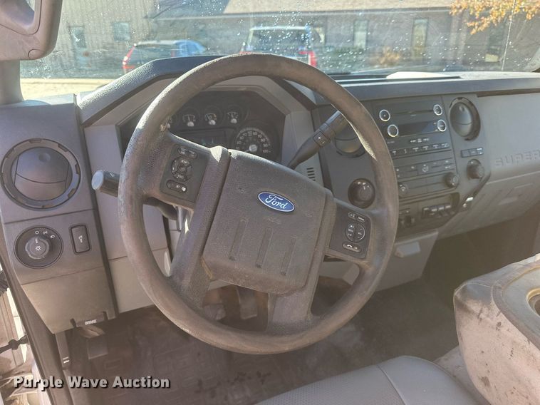 image for item NS9011 2015 Ford F350 Super Duty  utility bed pickup truck