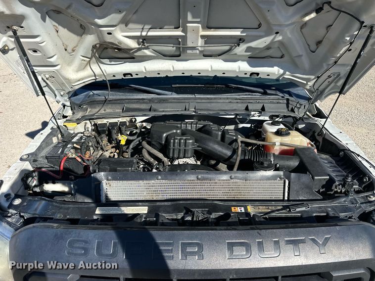 image for item NS9011 2015 Ford F350 Super Duty  utility bed pickup truck