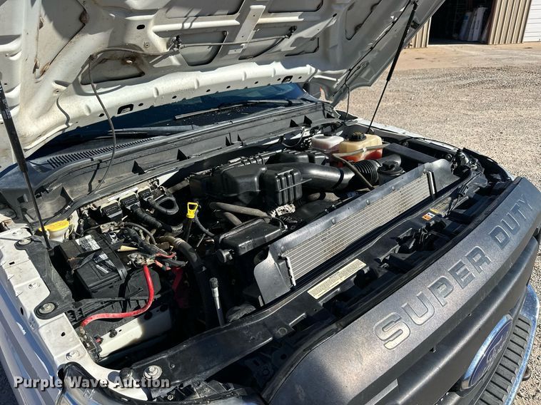 image for item NS9011 2015 Ford F350 Super Duty  utility bed pickup truck