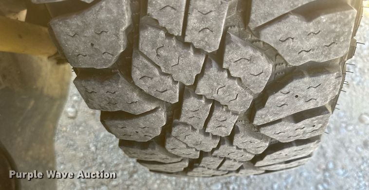 image for item NS9011 2015 Ford F350 Super Duty  utility bed pickup truck