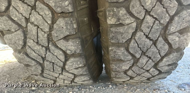 image for item NS9011 2015 Ford F350 Super Duty  utility bed pickup truck