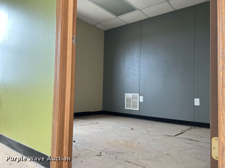 image for item OA9055 2000 Manufactured Structures Corporation 2468-CR-2000  mobile office trailer