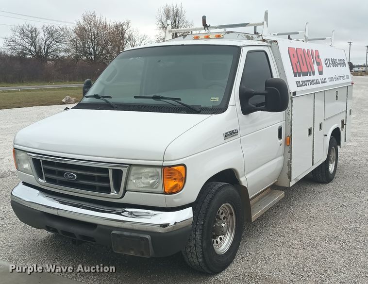 image for item OA9188 2006 Ford E350 Super Duty  utility van