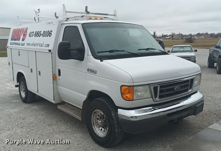 image for item OA9188 2006 Ford E350 Super Duty  utility van