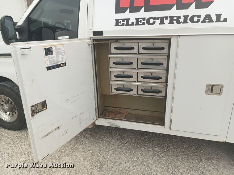 image for item OA9188 2006 Ford E350 Super Duty  utility van