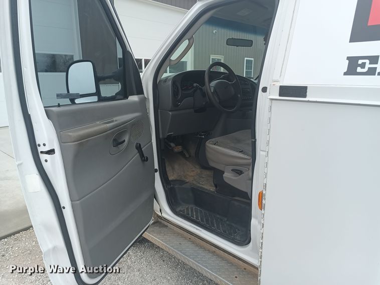 image for item OA9188 2006 Ford E350 Super Duty  utility van