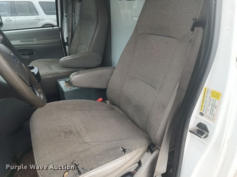 image for item OA9188 2006 Ford E350 Super Duty  utility van