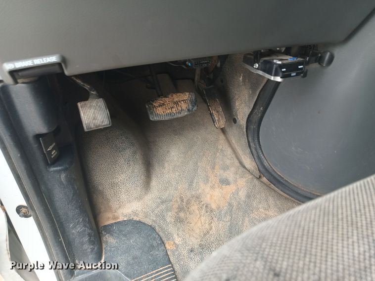 image for item OA9188 2006 Ford E350 Super Duty  utility van