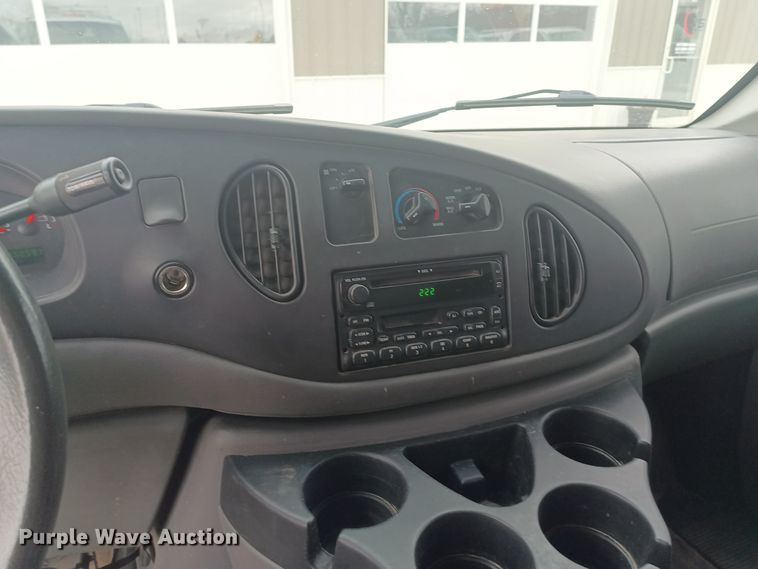 image for item OA9188 2006 Ford E350 Super Duty  utility van