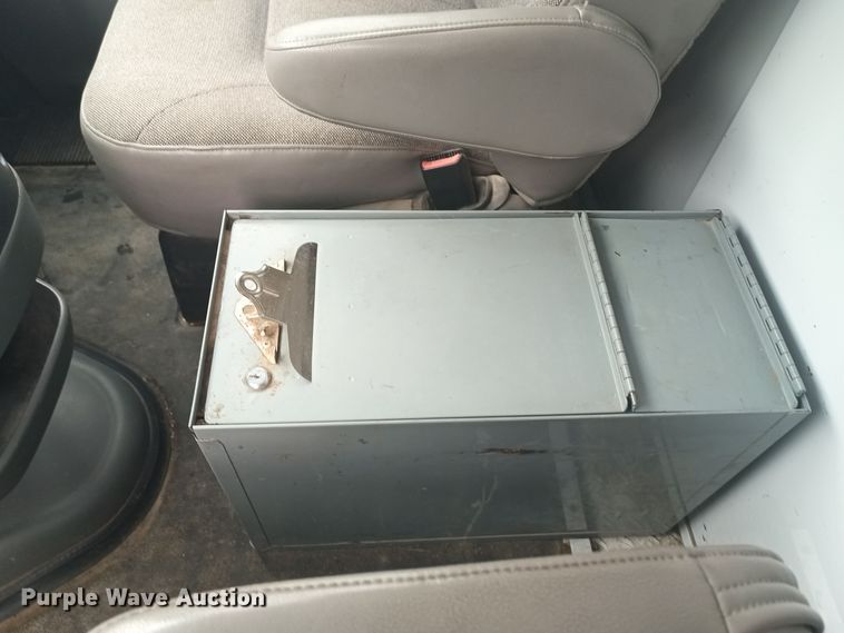 image for item OA9188 2006 Ford E350 Super Duty  utility van