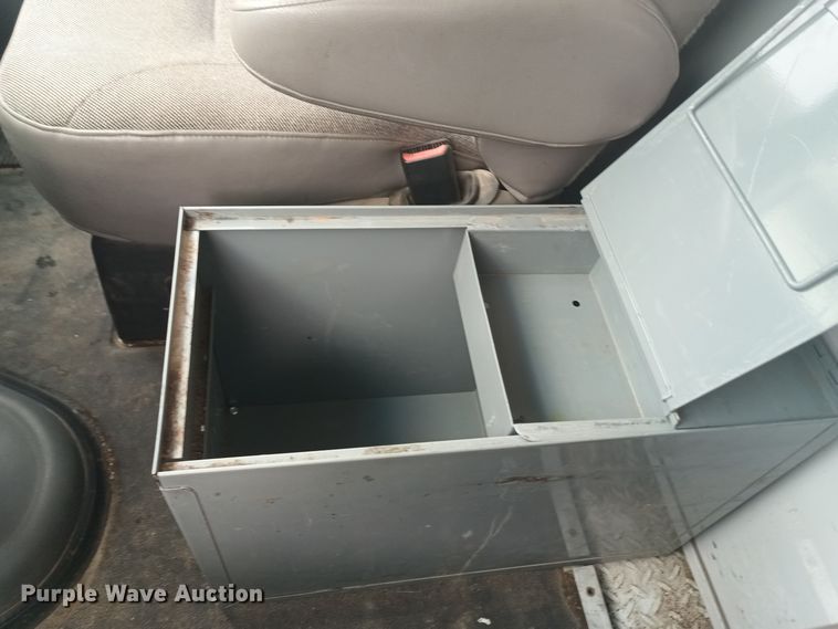 image for item OA9188 2006 Ford E350 Super Duty  utility van