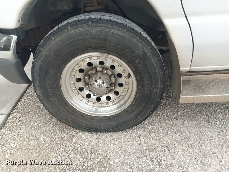 image for item OA9188 2006 Ford E350 Super Duty  utility van