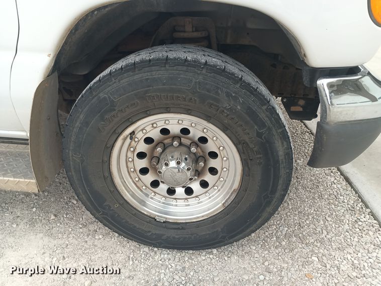 image for item OA9188 2006 Ford E350 Super Duty  utility van