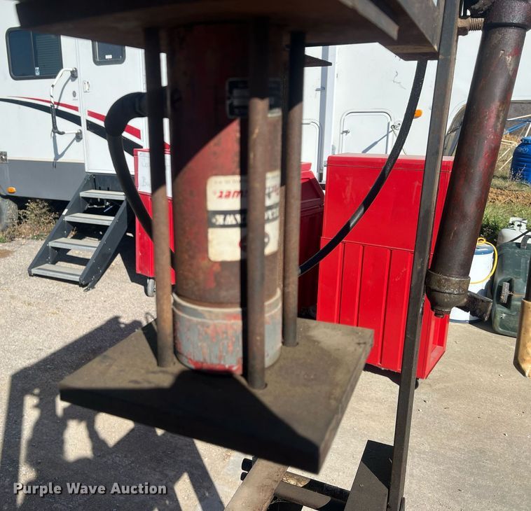 image for item OA9204 Hydraulic press