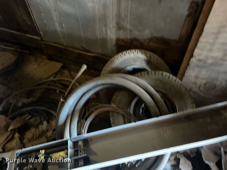 image for item OA9208 (2) dry van trailer bodies