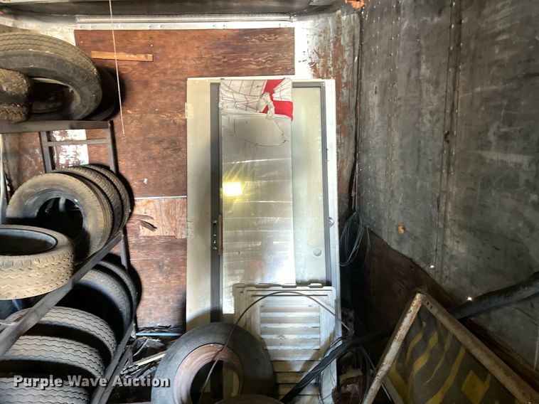 image for item OA9208 (2) dry van trailer bodies