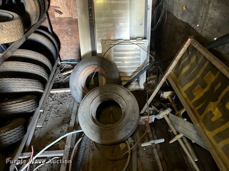 image for item OA9208 (2) dry van trailer bodies