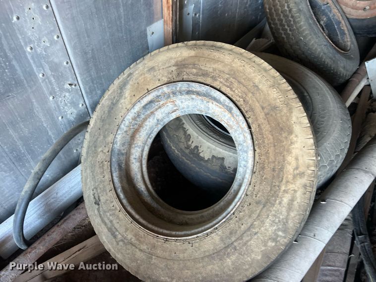 image for item OA9208 (2) dry van trailer bodies