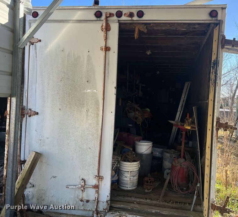 image for item OA9209 Dry van trailer body