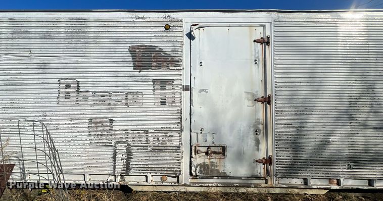 image for item OA9209 Dry van trailer body