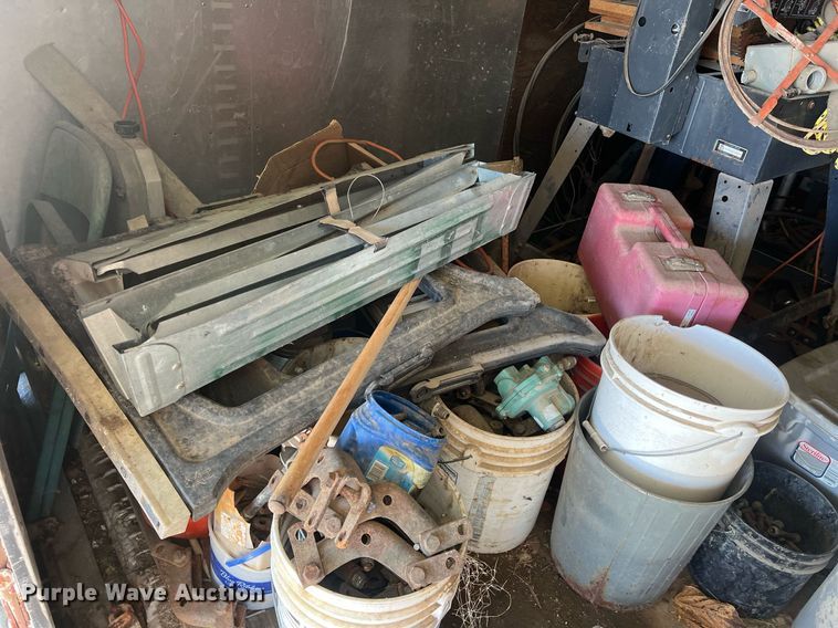 image for item OA9209 Dry van trailer body