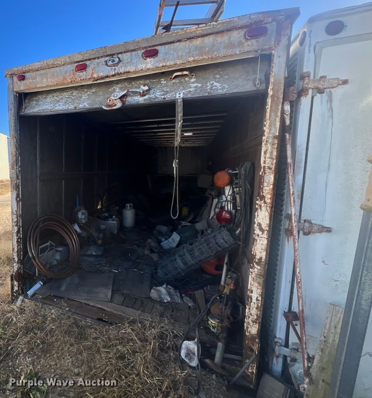 image for item OA9210 Dry van trailer body