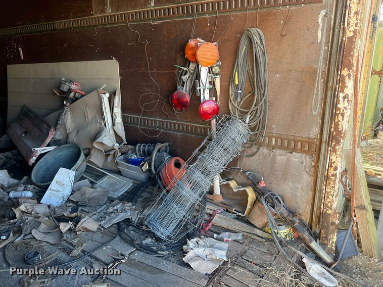 image for item OA9210 Dry van trailer body