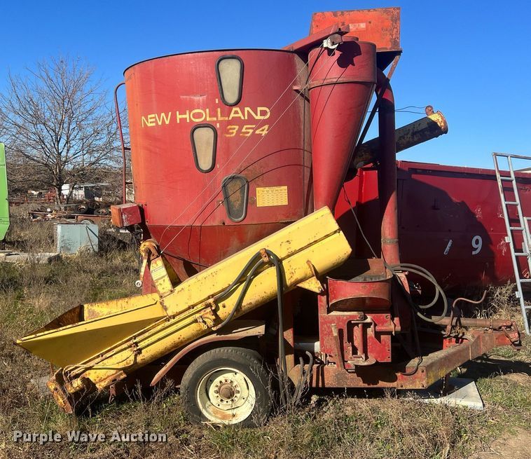 image for item OA9212 New Holland 354  feed grinder/mixer
