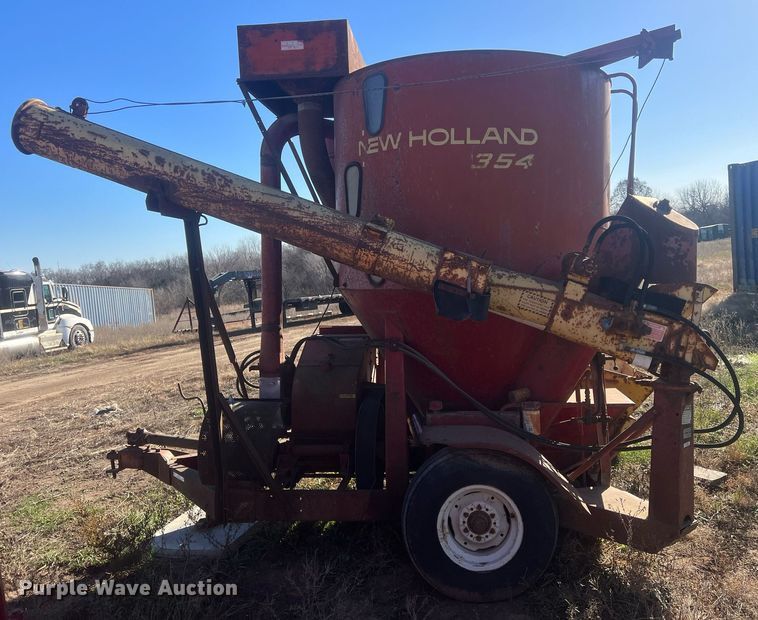 image for item OA9212 New Holland 354  feed grinder/mixer