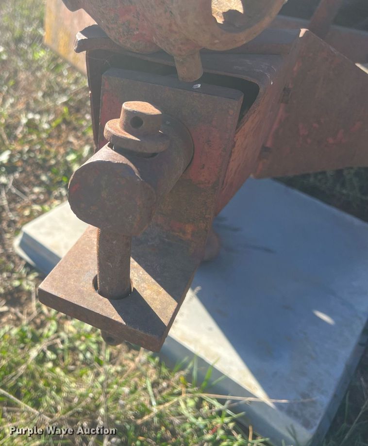 image for item OA9212 New Holland 354  feed grinder/mixer