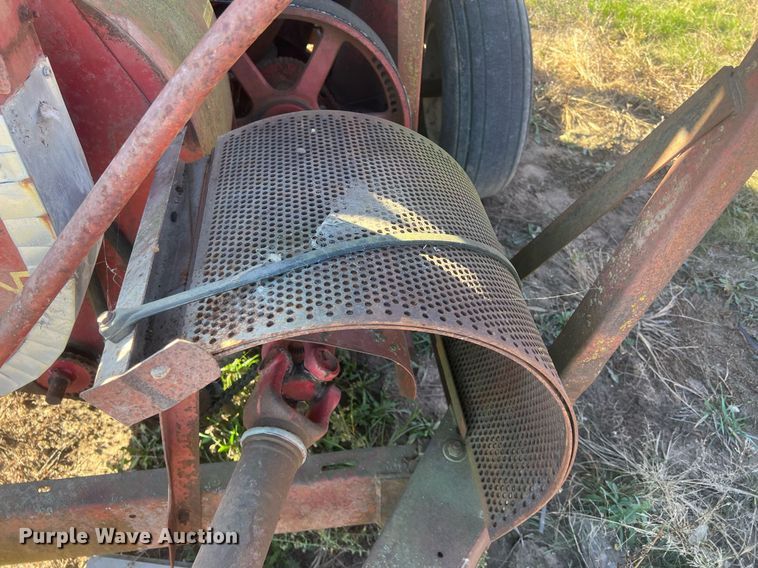 image for item OA9212 New Holland 354  feed grinder/mixer