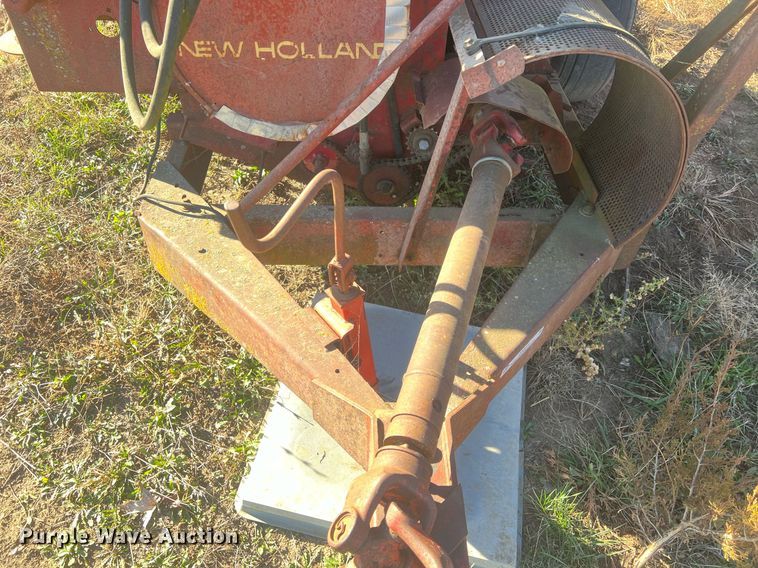 image for item OA9212 New Holland 354  feed grinder/mixer