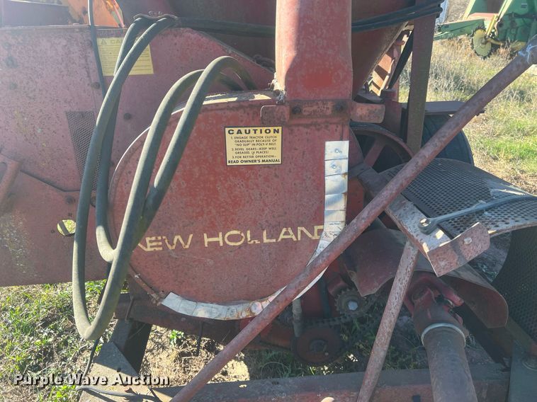 image for item OA9212 New Holland 354  feed grinder/mixer