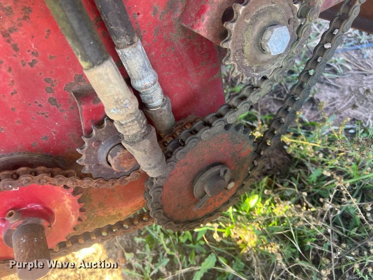 image for item OA9212 New Holland 354  feed grinder/mixer