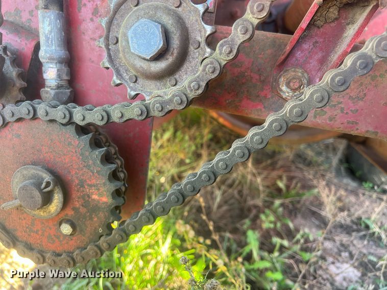 image for item OA9212 New Holland 354  feed grinder/mixer