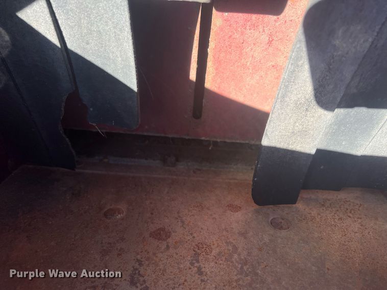 image for item OA9212 New Holland 354  feed grinder/mixer