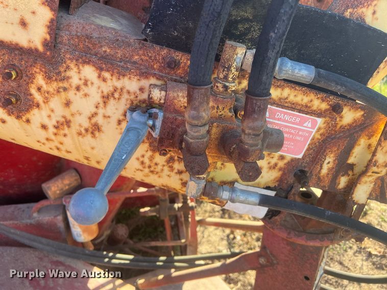 image for item OA9212 New Holland 354  feed grinder/mixer