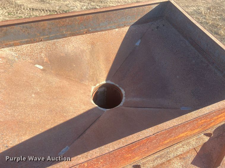 image for item OA9212 New Holland 354  feed grinder/mixer