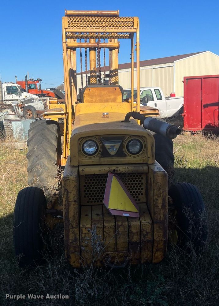 image for item OA9213 Massy Ferguson 2500  forklift