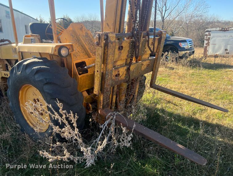 image for item OA9213 Massy Ferguson 2500  forklift