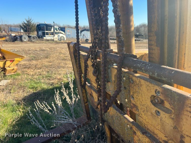 image for item OA9213 Massy Ferguson 2500  forklift