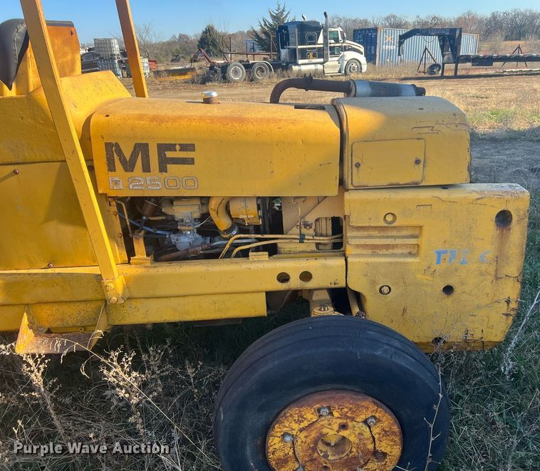 image for item OA9213 Massy Ferguson 2500  forklift
