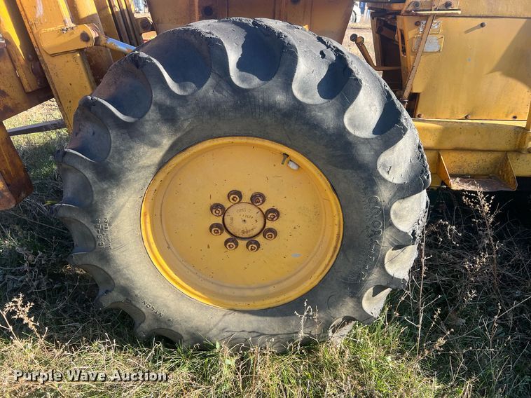 image for item OA9213 Massy Ferguson 2500  forklift