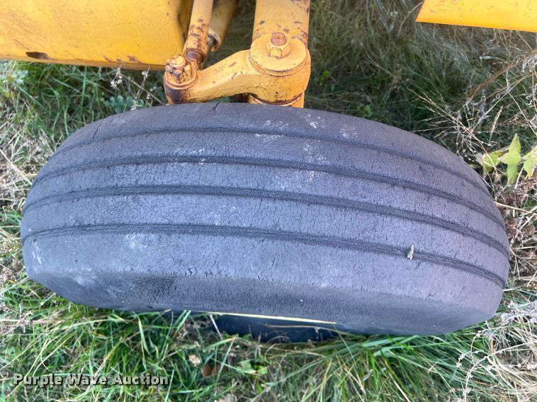 image for item OA9213 Massy Ferguson 2500  forklift