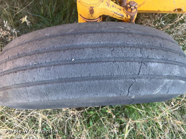 image for item OA9213 Massy Ferguson 2500  forklift